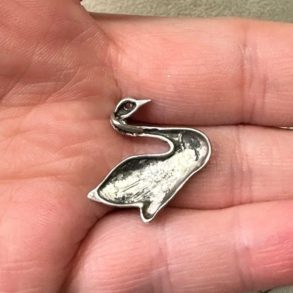 SOLD. 925 Silver Swan, Gorgeous! - Picture 3 of 5